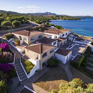 Le Sirene 3*, Portisco Italie
