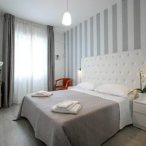 Отель La Perla Римини