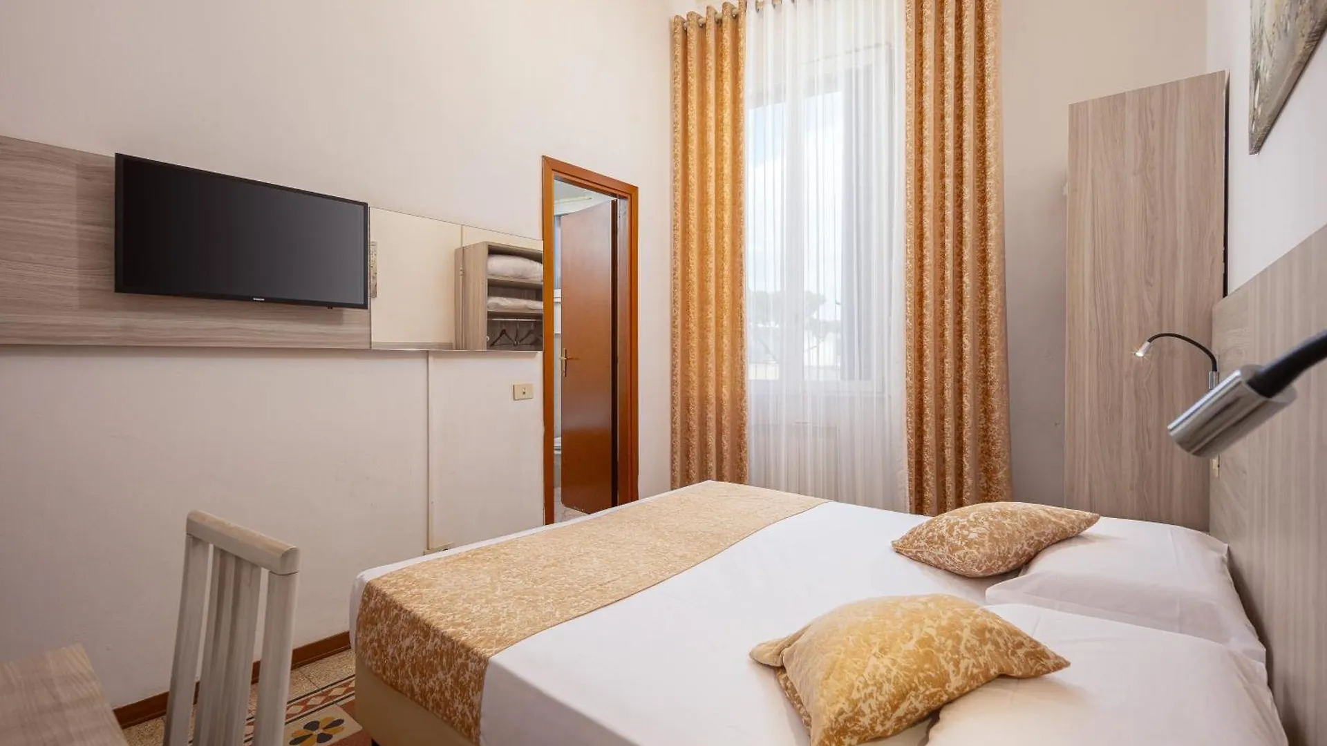 Lilium Hotel Florenz 3*,  Italien